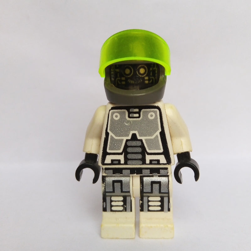 fig-000071 – Exploriens Droid with Helmet