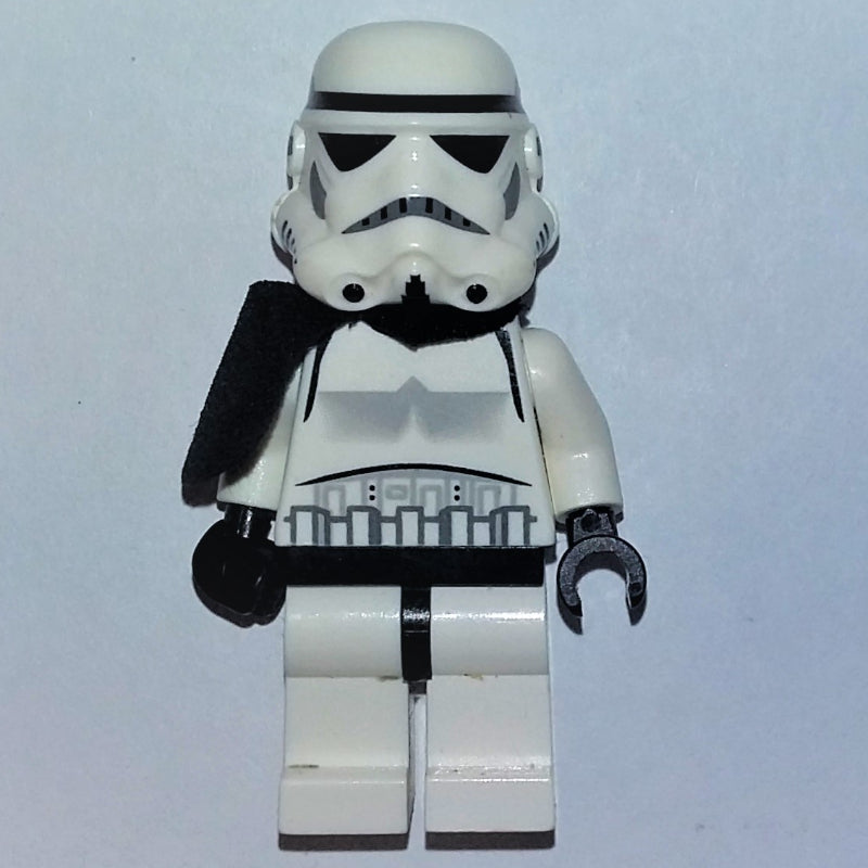fig-000075 – Stormtrooper, Plain Black Head, Pauldron and Neck Bracket