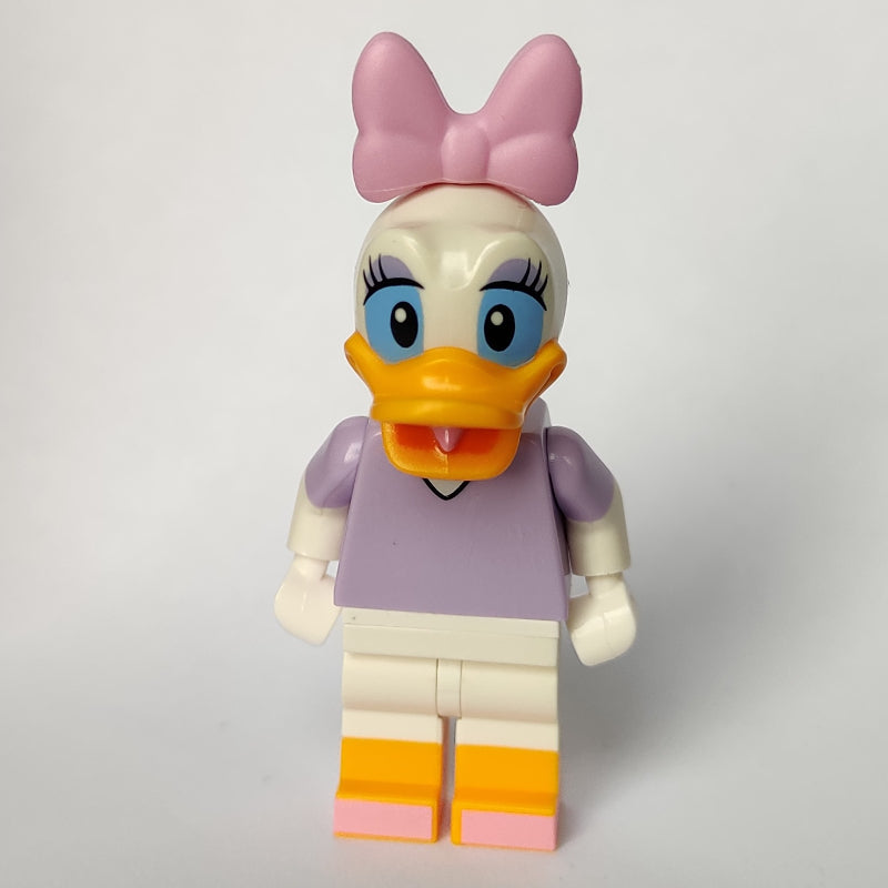 fig-000552 – Daisy Duck with Lavender Top (CMF)