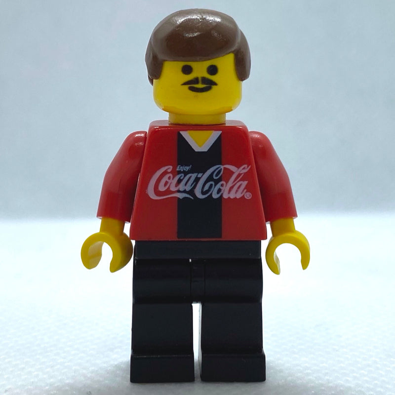 fig-000554 – Soccer Player Coca-Cola Defender
