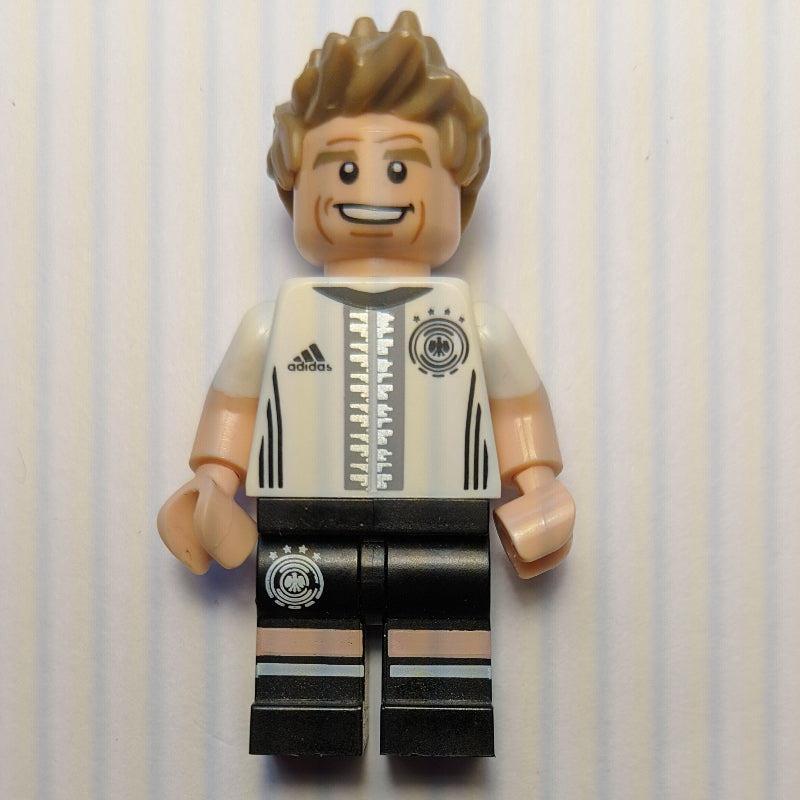 fig-000613 – Thomas Muller