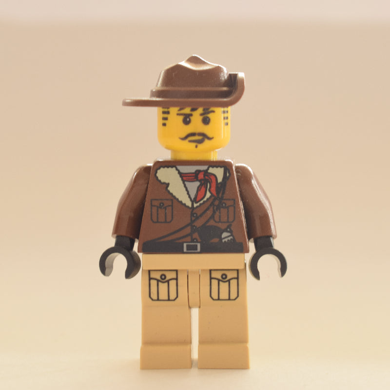 fig-000839 – Johnny Thunder with Tan Pants with Pockets