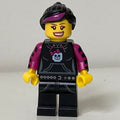 fig-000930 – Skater Girl