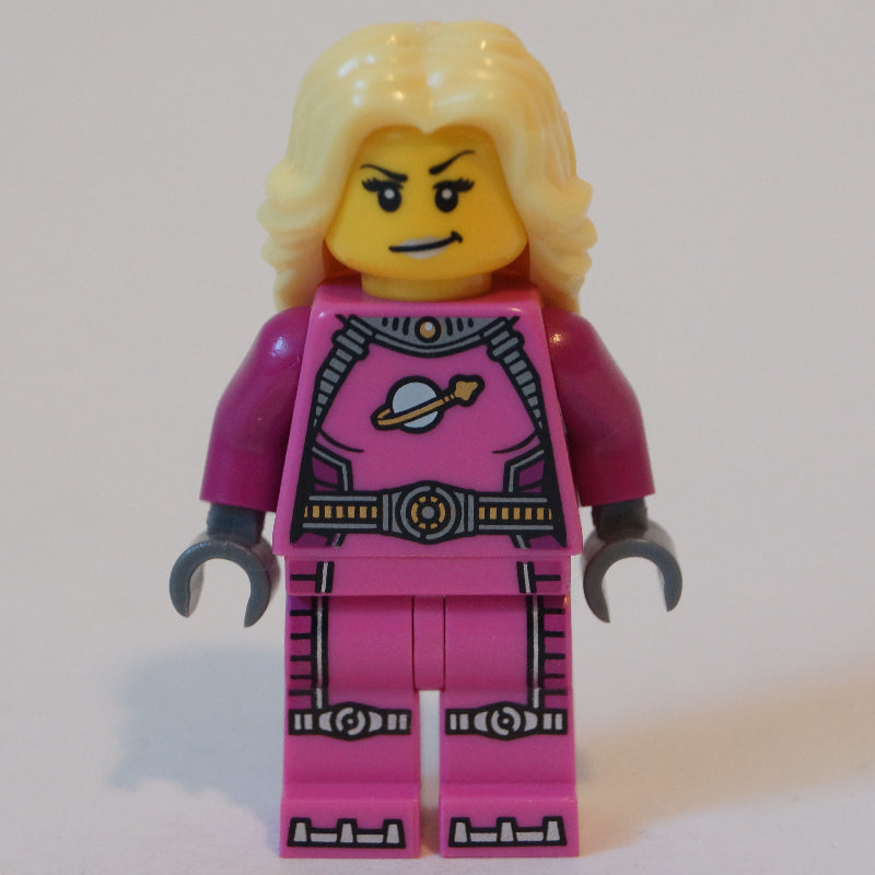 fig-000931 – Intergalactic Girl
