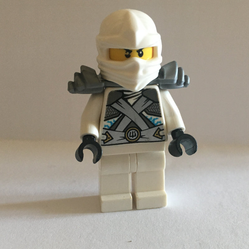 fig-000995 – Zane, Titanium in White