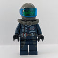 fig-001056 – Dash, Helmet and Visor
