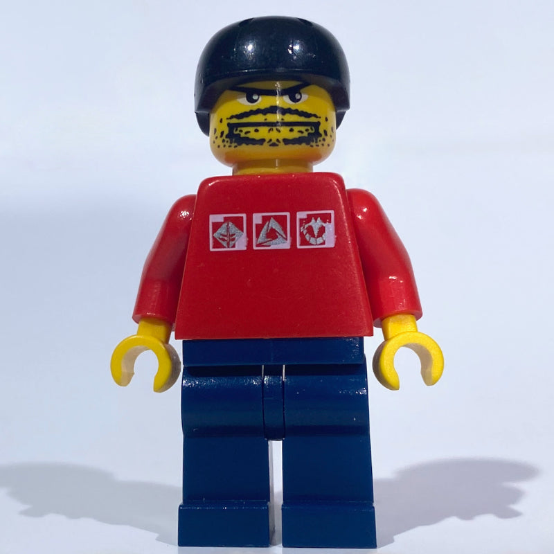 fig-001114 – Skateboarder, Red, Black Helmet