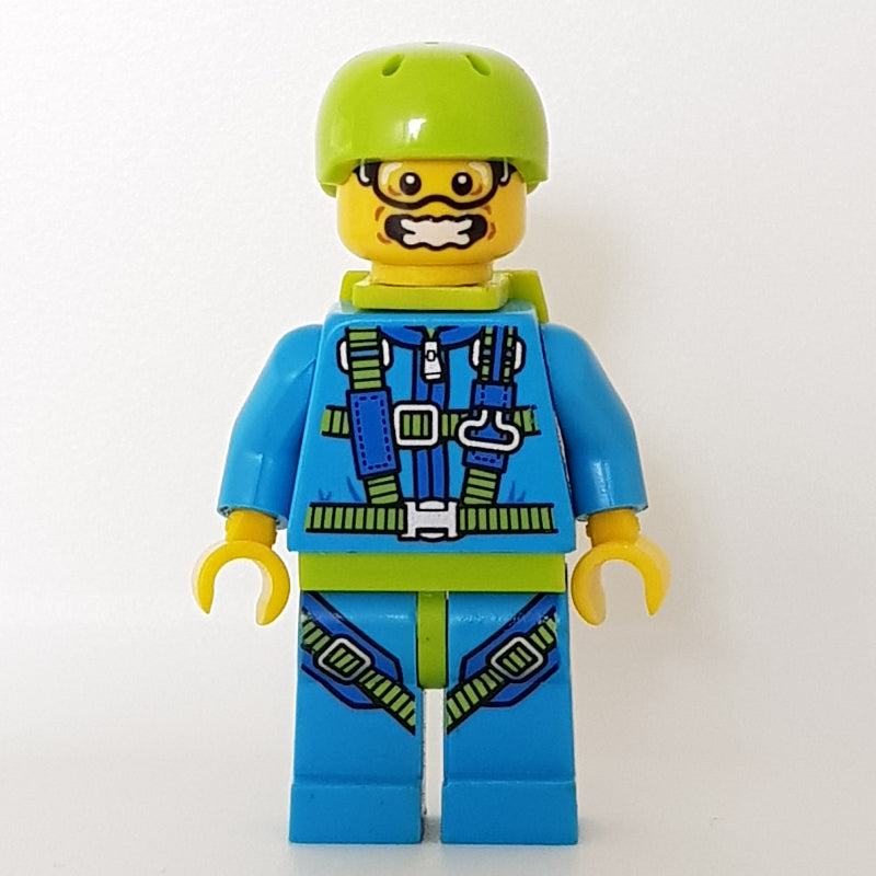 fig-001339 – Skydiver