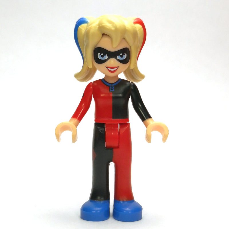 fig-001630 – Harley Quinn with Blue and Red Ponytails