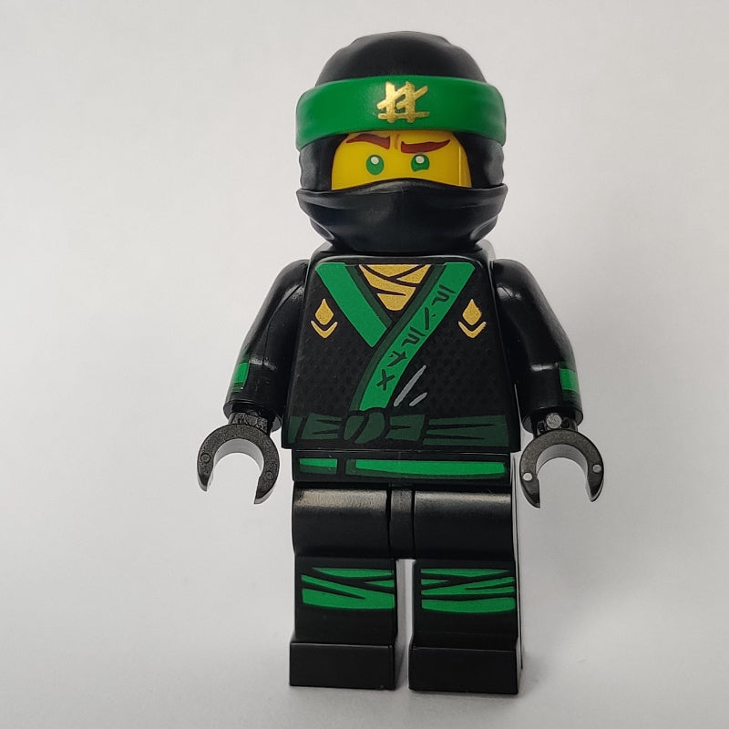 fig-001637 – Lloyd with Head Wrap and Scarf (CMF)