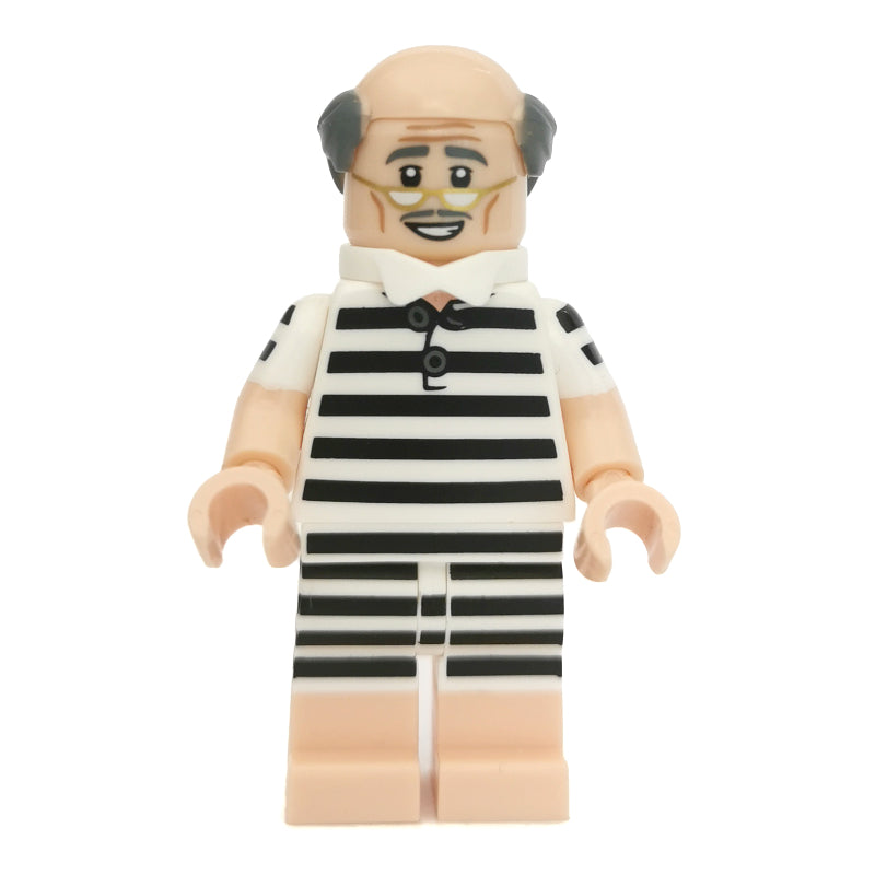 fig-001704 – Alfred Pennyworth, Balding, Swimsuit (CMF)