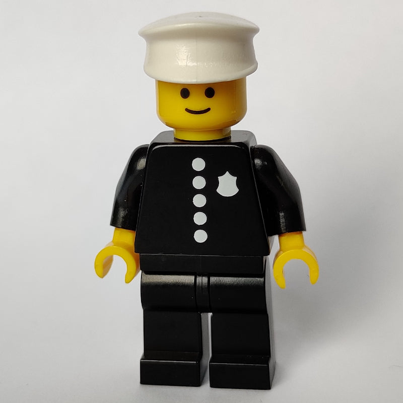 fig-001744 – Classic Police Officer