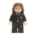 fig-001822 – Hermione Granger, Gryffindor Robe with Crest (CMF)