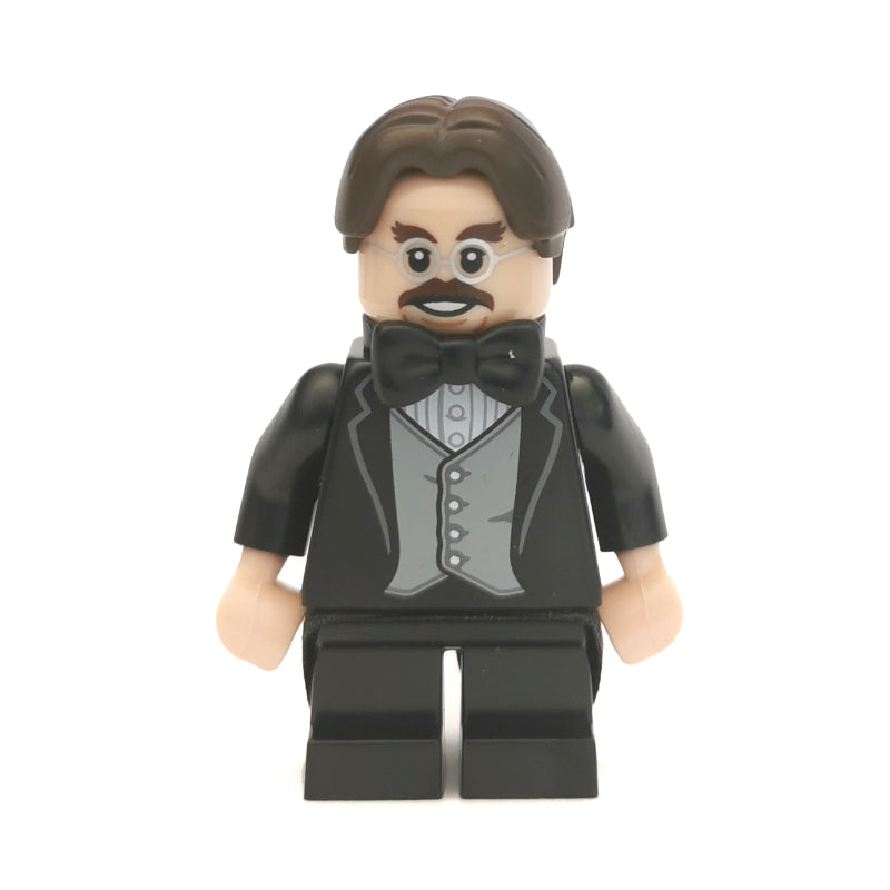 fig-001833 – Professor Filius Flitwick, Black Suit, Bow Tie (CMF)