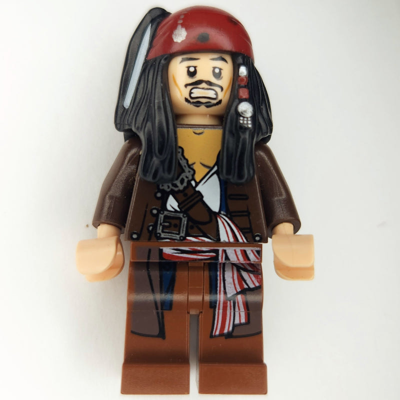 fig-002036 – Captain Jack Sparrow with Open Jacket