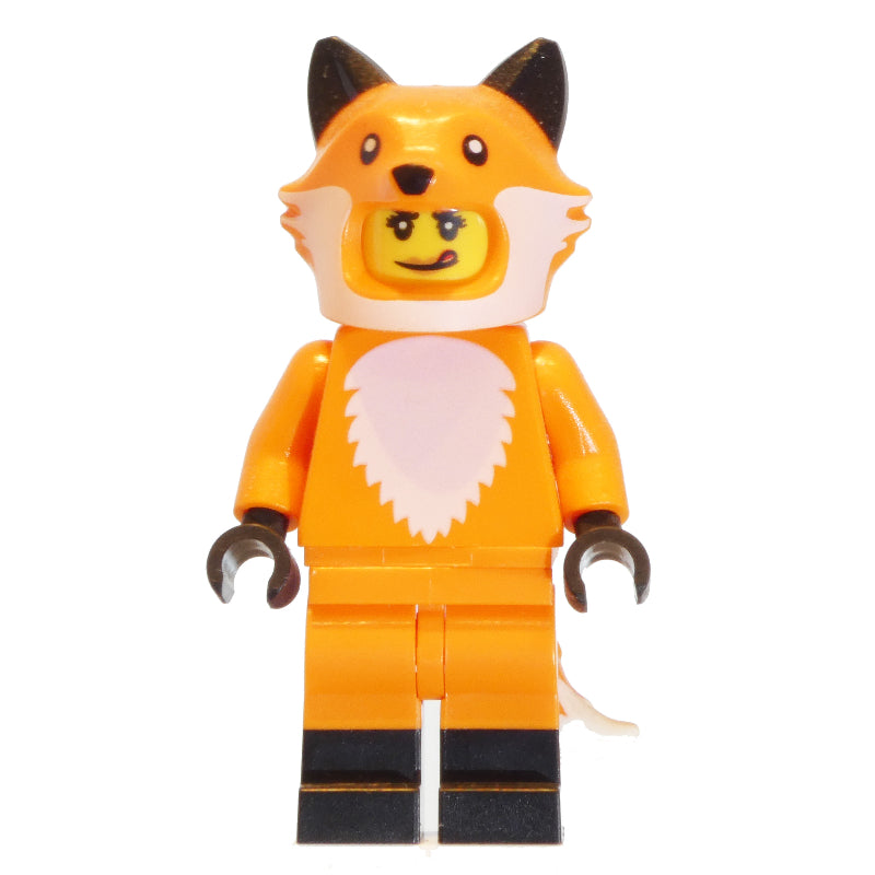 fig-002083 – Fox Costume Girl