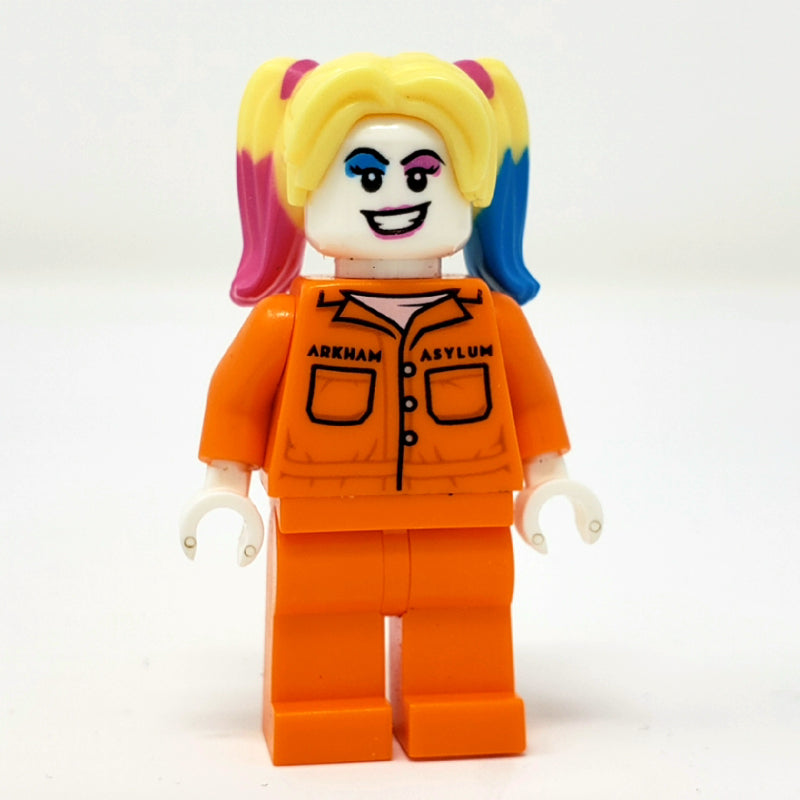 fig-002203 – Harley Quinn in Prison Clothes