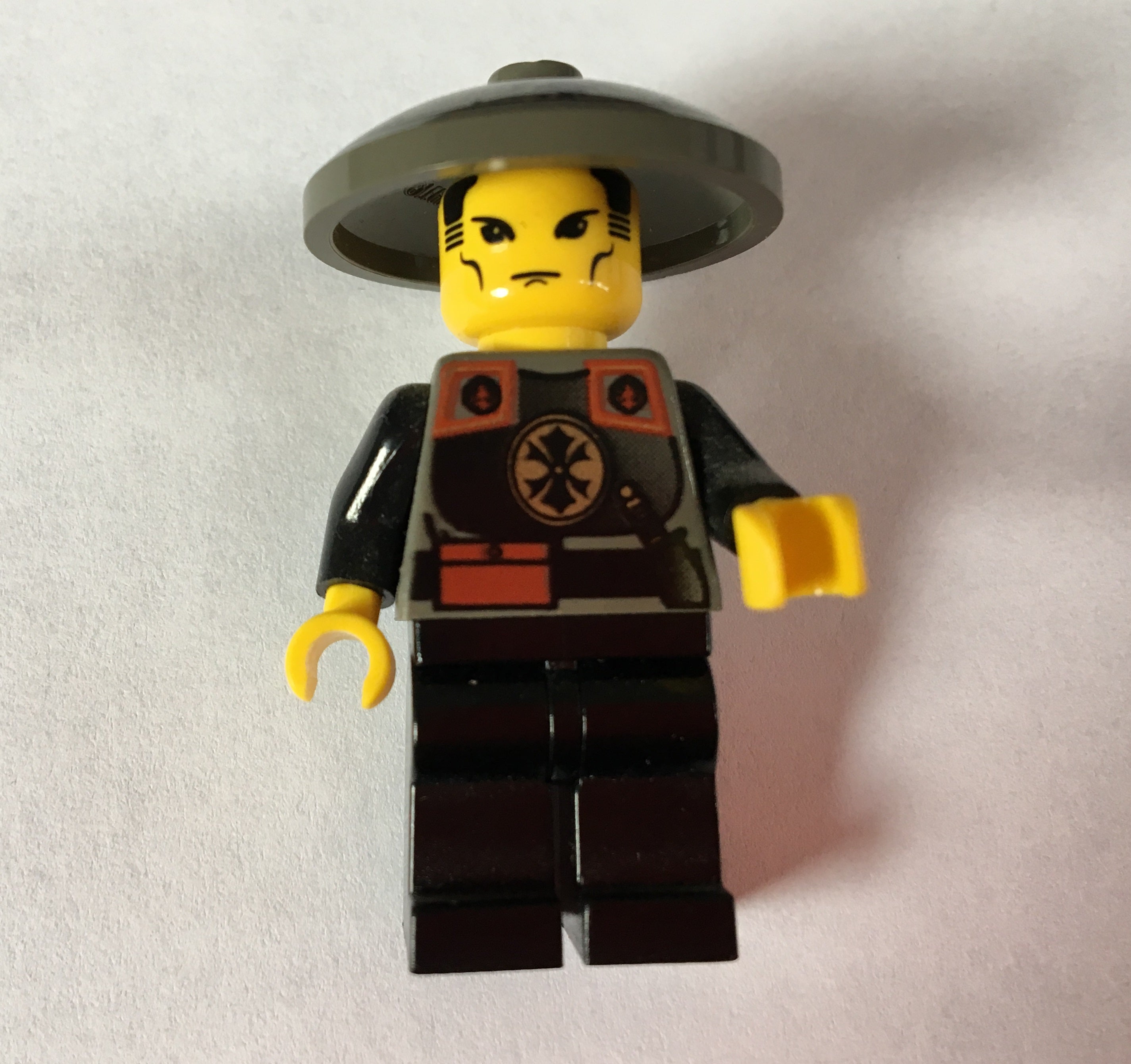 fig-002236 – Dragon Fortress Guard