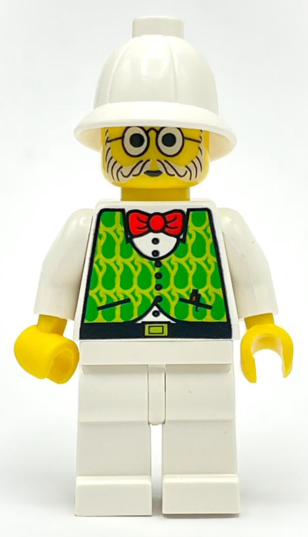 fig-002249 – Dr. Kilroy with White Legs