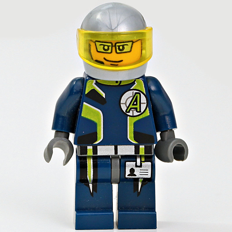 fig-002301 – Agent Fuse with Helmet