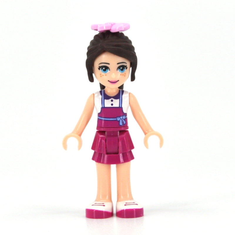 fig-002416 – Naomi - White Top, Magenta Apron