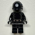 fig-002520 – Imperial Gunner, Closed Mouth, Silver Imperial Logo