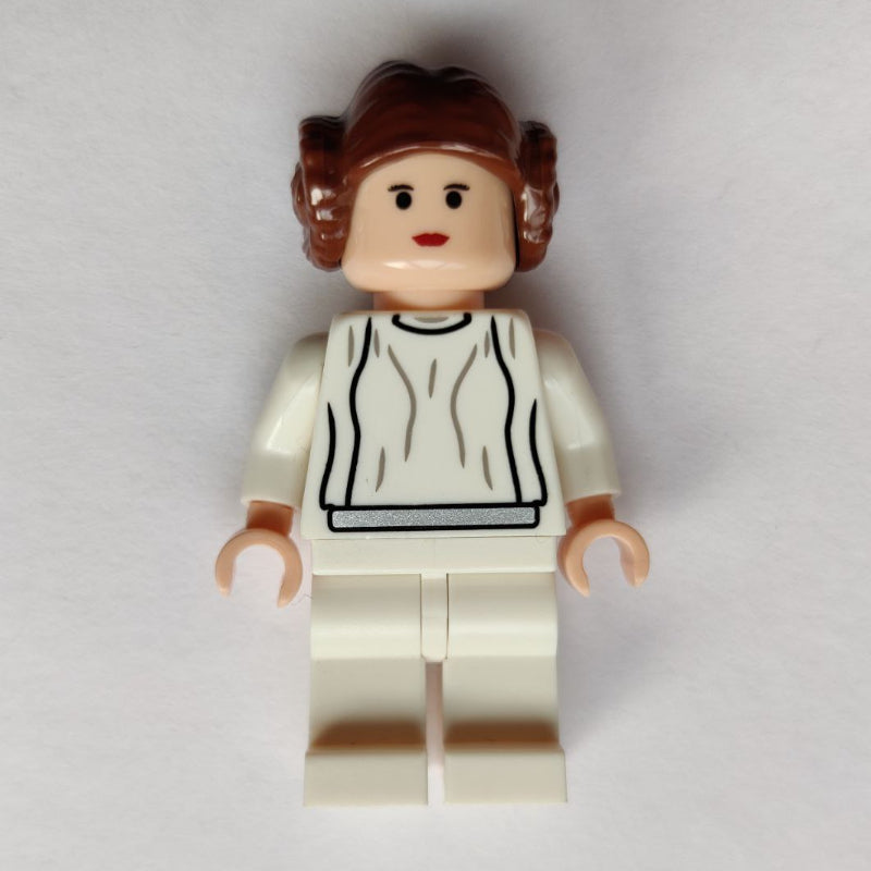 fig-002688 – Princess Leia, White Robe, Reddish Brown Hair