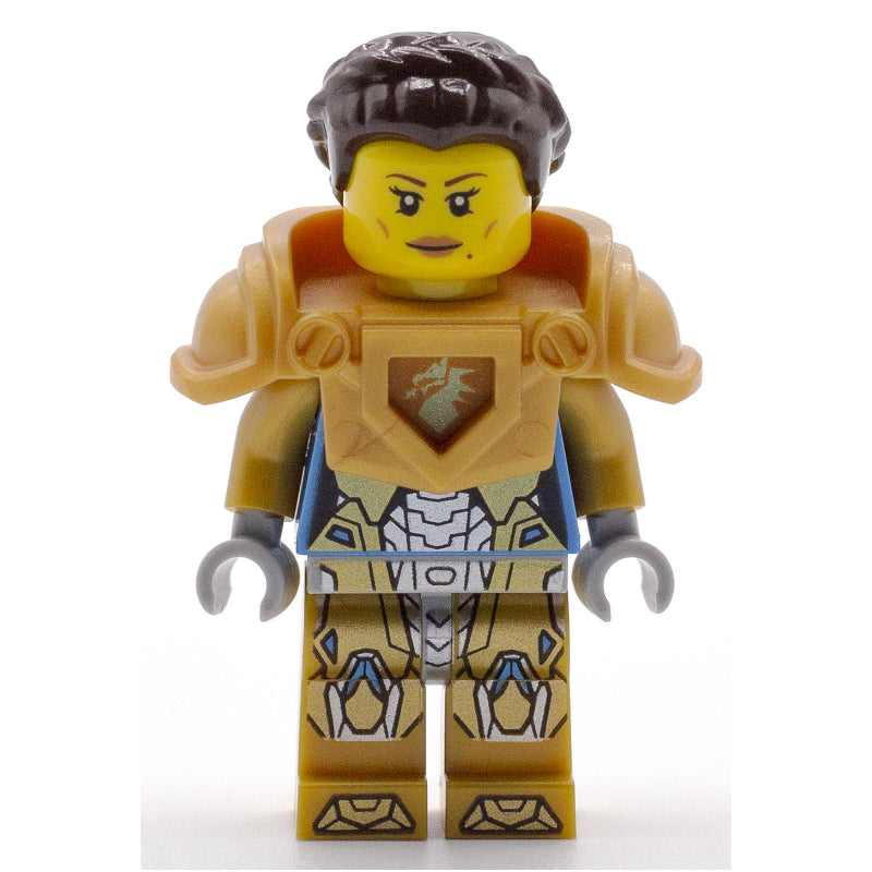 fig-003115 – Queen Halbert with Shoulder Armor