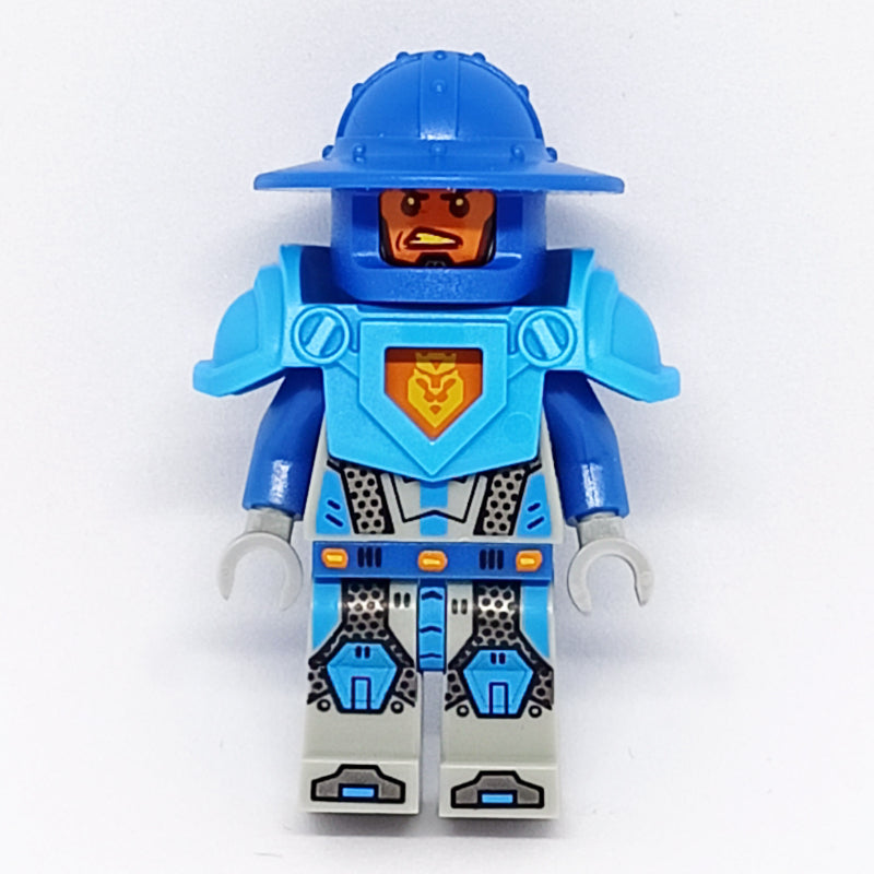 fig-003172 – Nexo Knight Soldier with Blue Helmet with Wide Brim