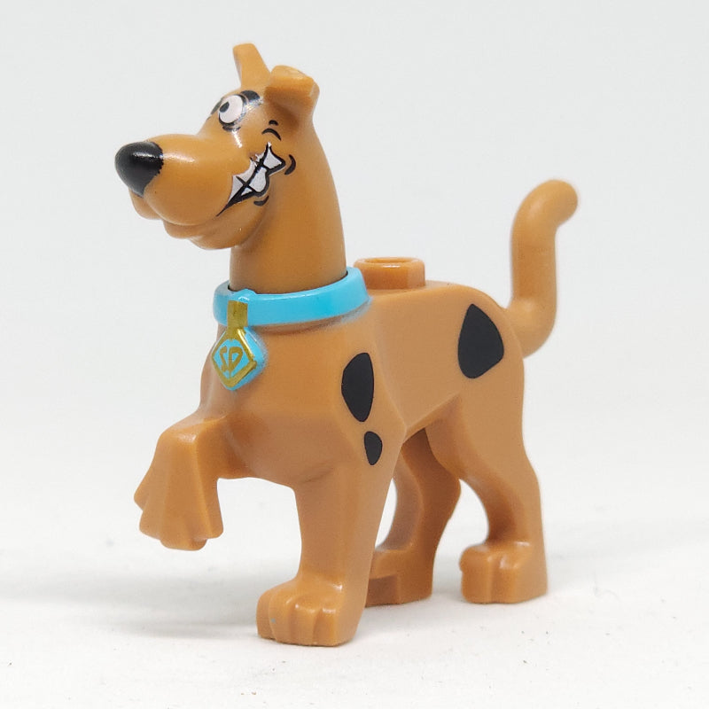 fig-003249 – Scooby-Doo with Scared, Clenched Teeth