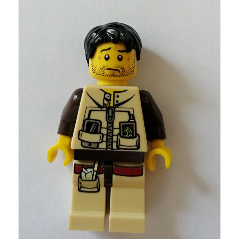 fig-003455 – Hero with Jacket with Zipper