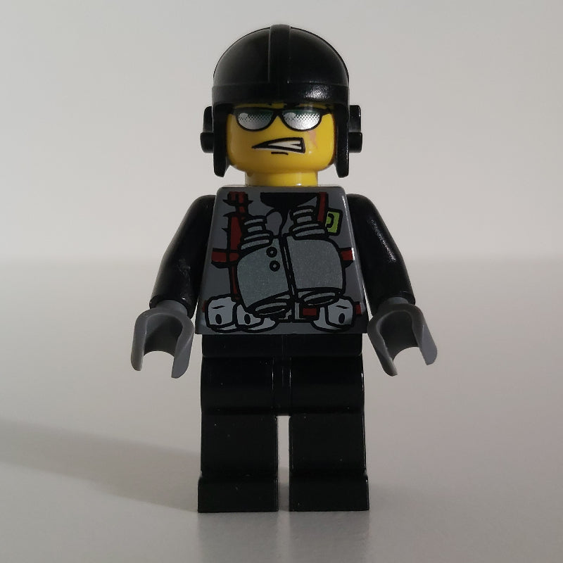 fig-003461 – Viper with Binoculars Hanging Round Neck