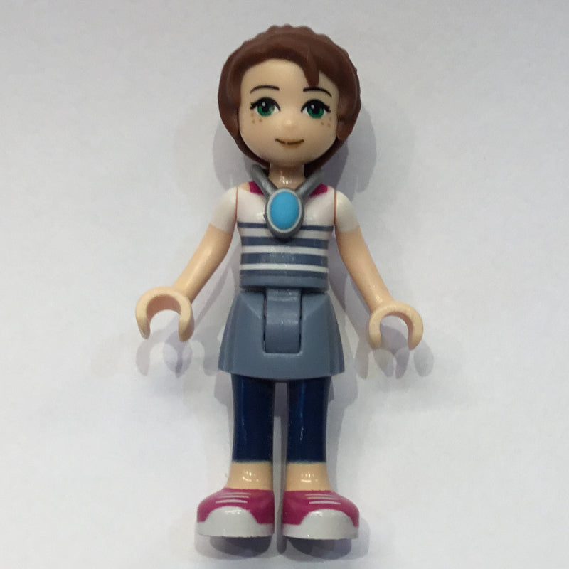 fig-003476 – Emily Jones with Necklace