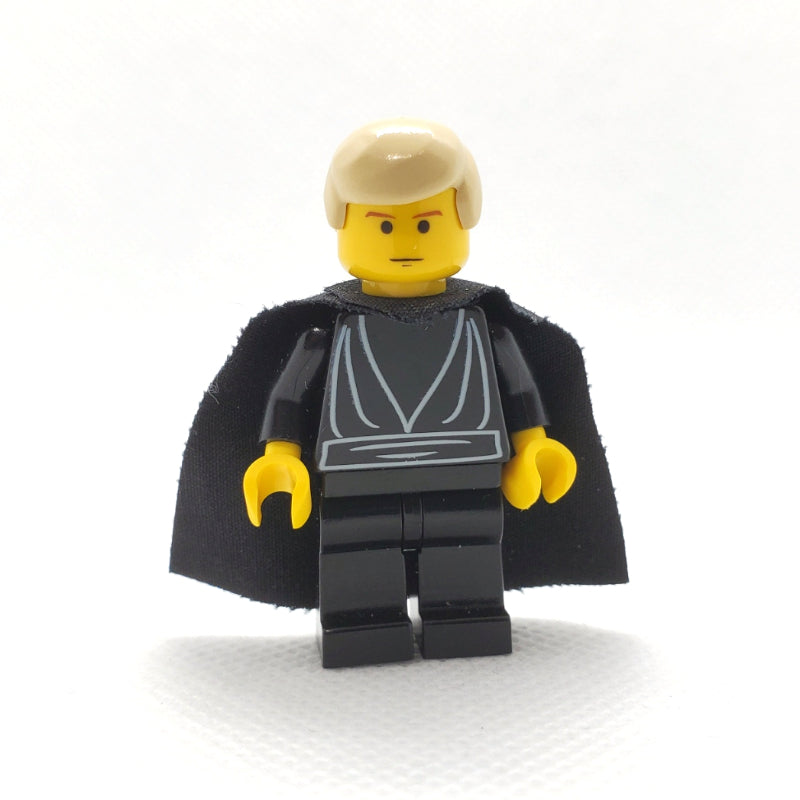 fig-003521 – Luke Skywalker, Black Robes, Yellow Skin, Black Cape