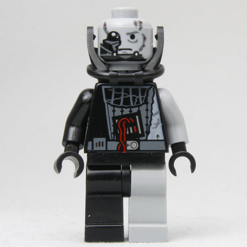 fig-003686 – Darth Vader, Damaged