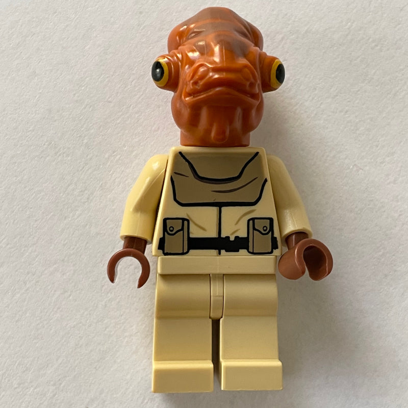 fig-003716 – Mon Calamari Officer