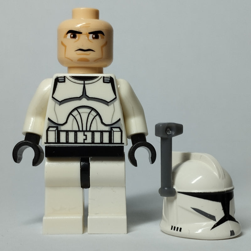 fig-003738 – Clone Trooper, Phase I Armor, Brown Eyes, Dark Bluish Gray Rangefinder