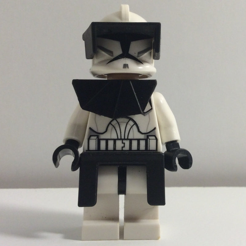 fig-003782 – Clone Commander, Black Pauldron and Kama