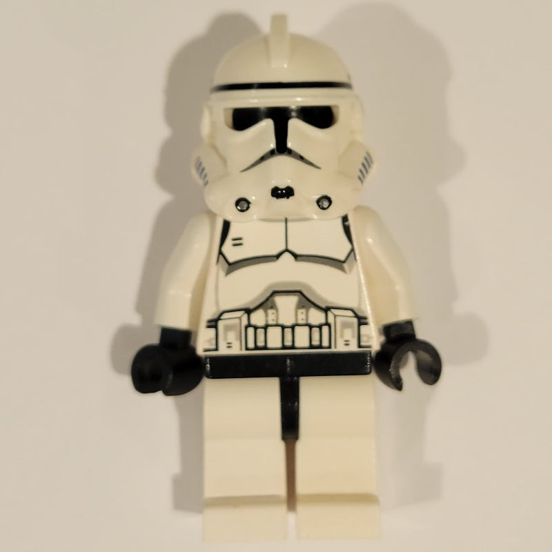 fig-003835 – Clone Trooper, Phase II Armor, Plain Black Head, Dotted Mouth