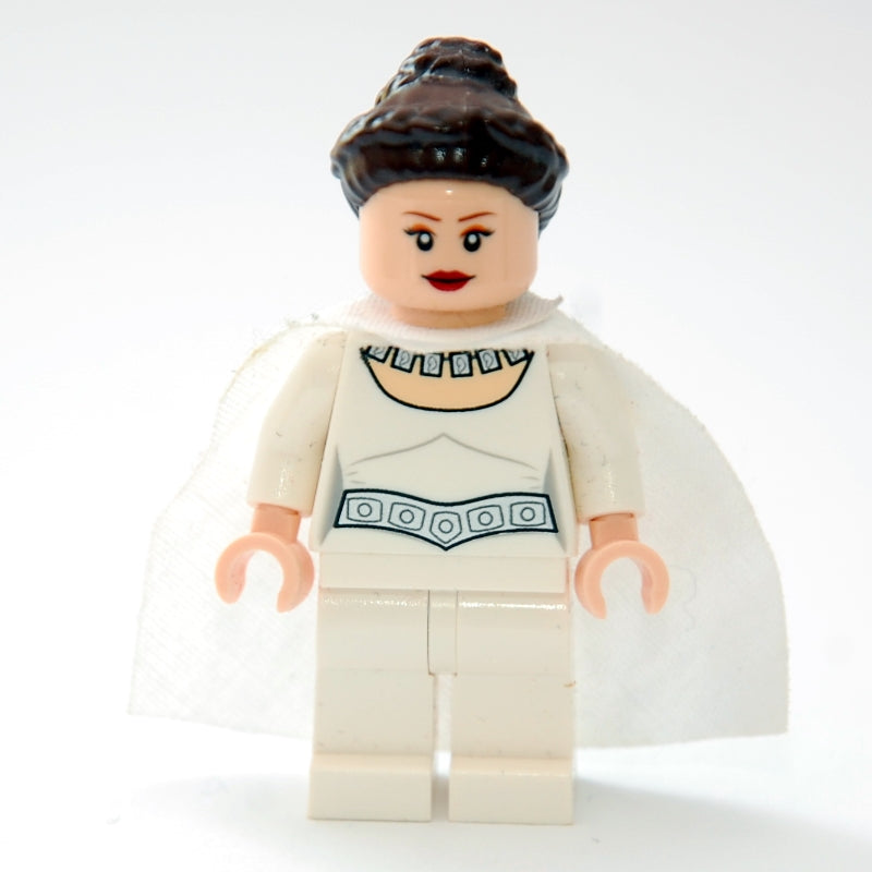 fig-003889 – Princess Leia, White Robe, White Cape
