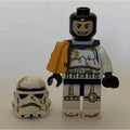 fig-003903 – Sandtrooper Squad Leader / Captain, Orange Pauldron, Neck Bracket, Printed Black Head