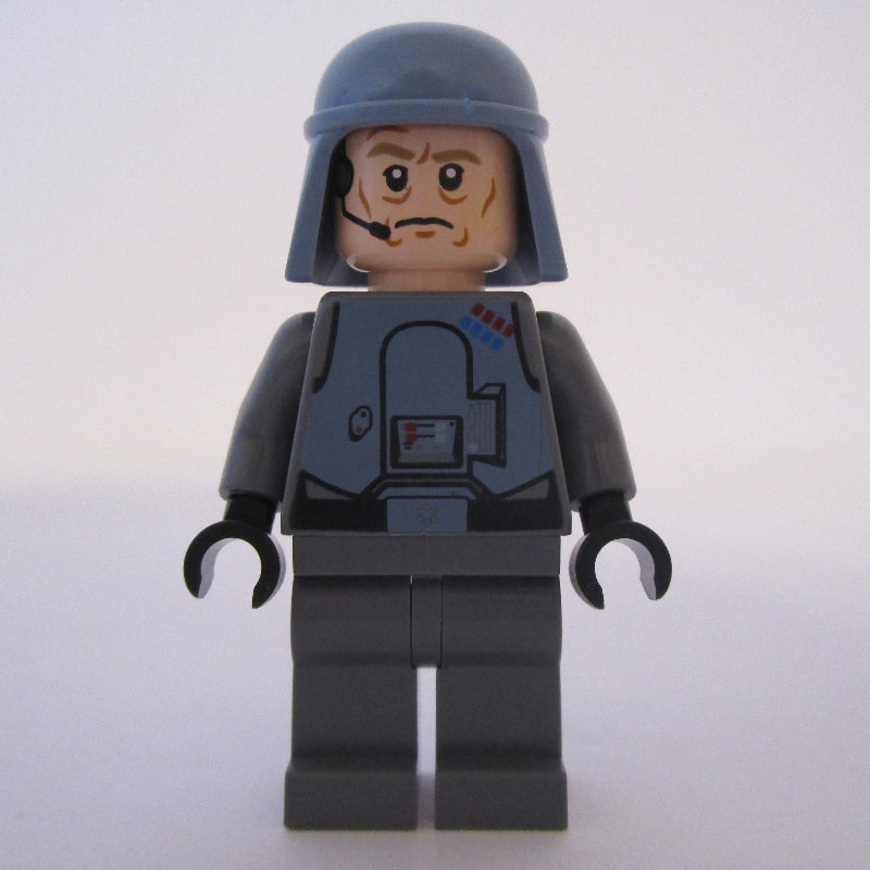fig-004059 – General Maximillian Veers, Sand Blue Helmet