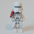 fig-004119 – Snowtrooper Officer, First Order, Pauldron, Kama, Neck Bracket