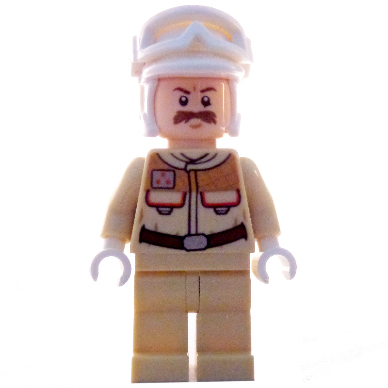 fig-004127 – Rebel Officer in Hoth Outfit, White Hat