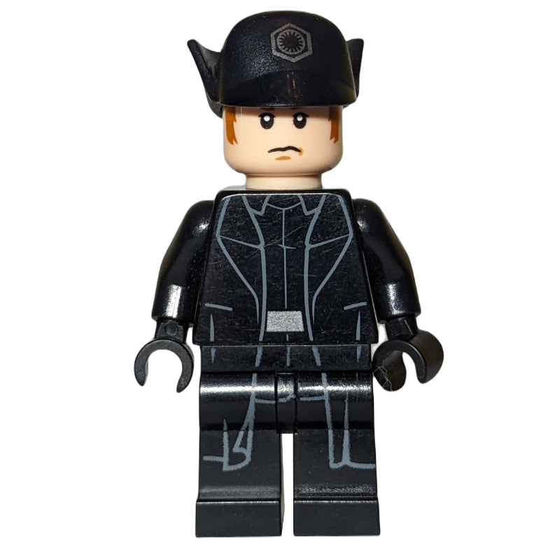 fig-004147 – General Hux, Cap