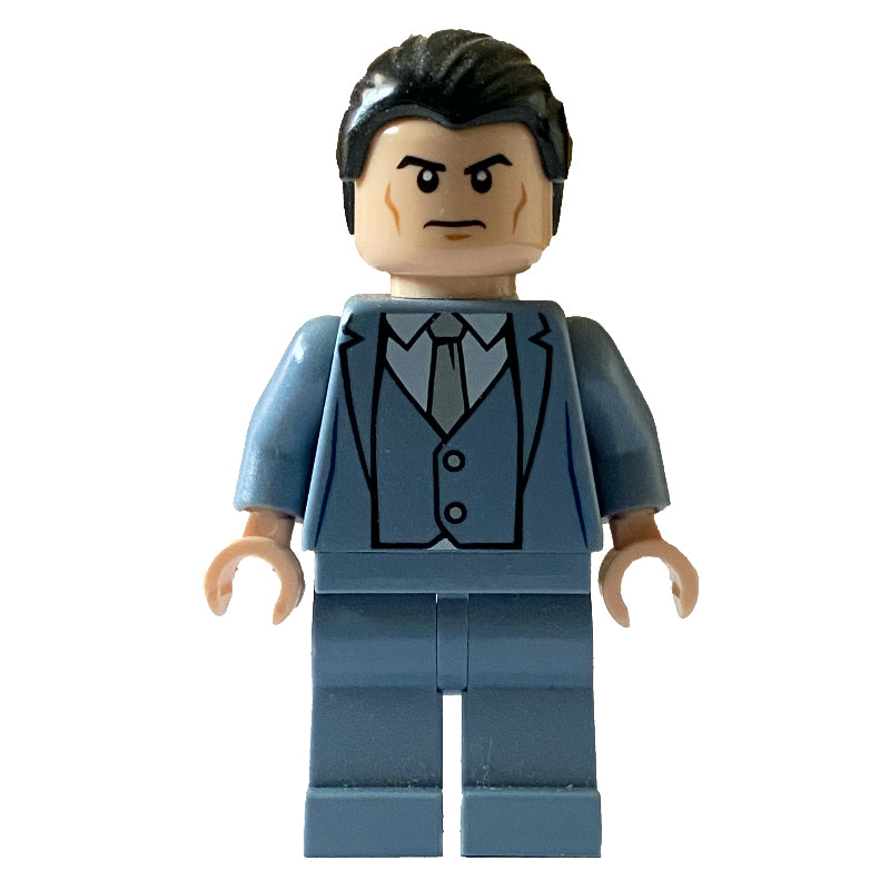 fig-004564 – Bruce Wayne, Sand Blue Suit