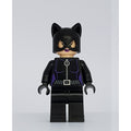 fig-004588 – Catwoman with Purple Lips