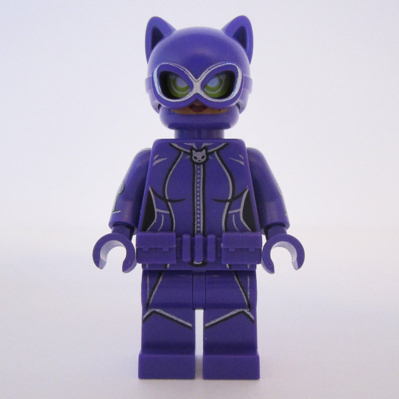 fig-004634 – Catwoman with Utility Belt