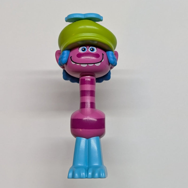 fig-004704 – Trolls - Cooper with Medium Azure Sunglasses