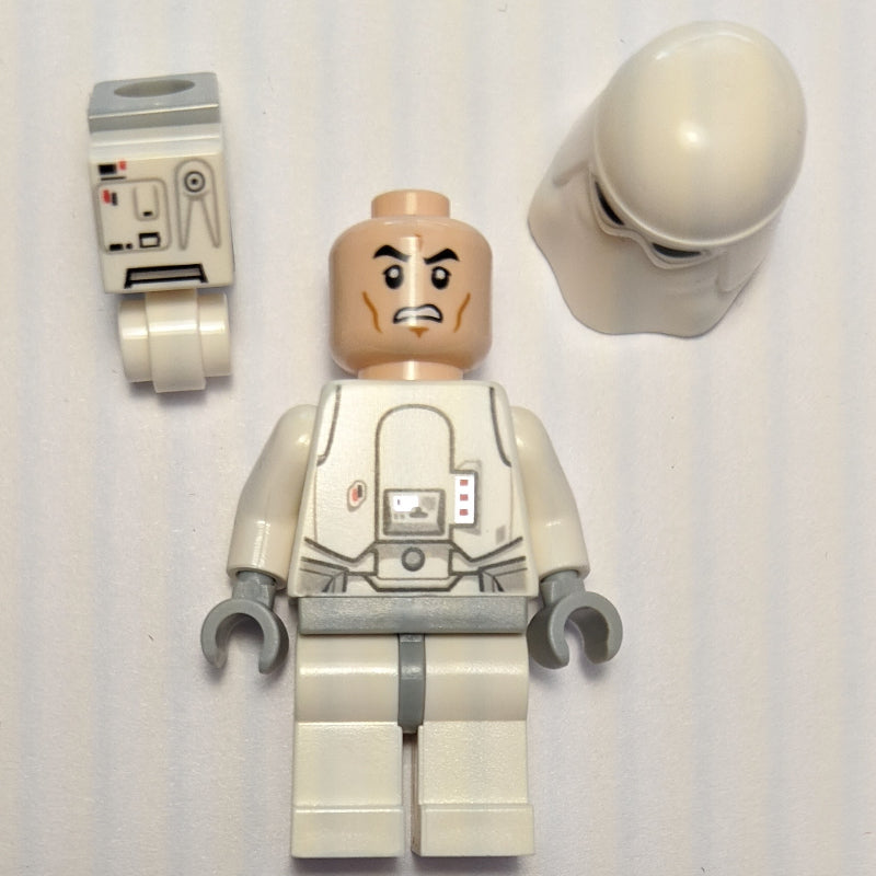 fig-004767 – Snowtrooper, Light Bluish Gray Hips, Neck Bracket with Printed 1 x 1 Tile and 1 x 1 Plate with Clip Light